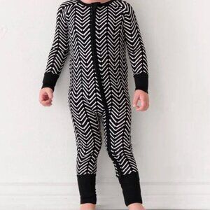 Little Sleepies 3-6m chevron zippie
